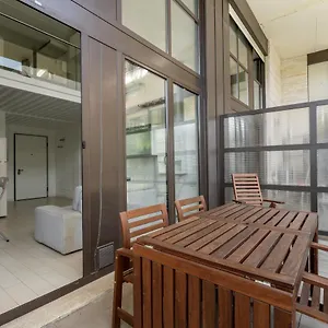  Apartment Elegant Loft With Balcony!